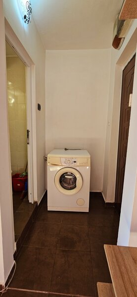 Drumul Taberei, metrou Parc Moghioros, et. 7/10, cu 2 lifturi, mobilata